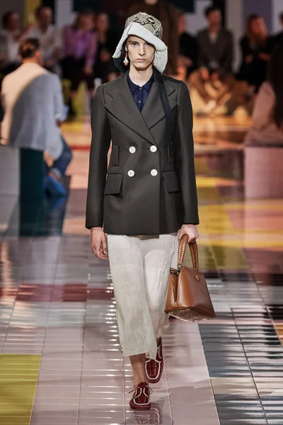Look 12